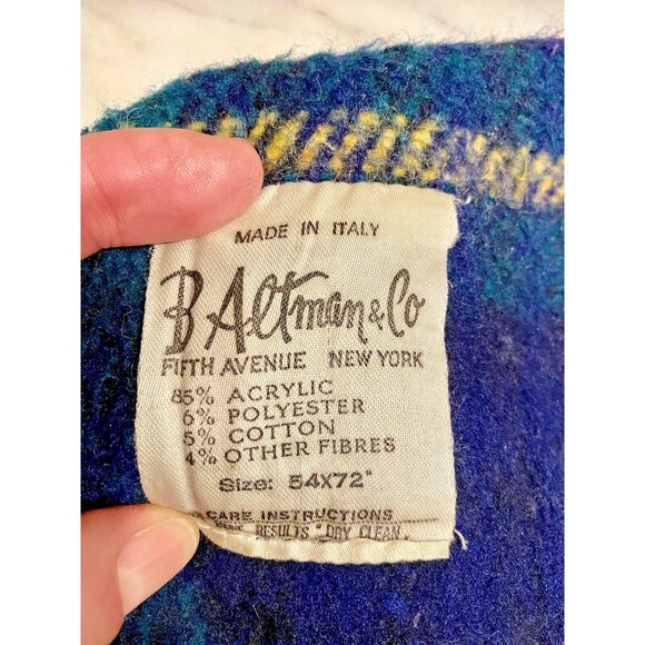 Clean, Vintage, B. Altman NYC Rolled Fringe Throw Blanket Made in Italy 57x66 - Picture 2 of 7
